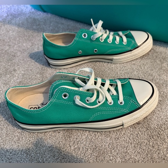 Converse Chuck Taylor Green and White Sneakers NWOT - Picture 3 of 7